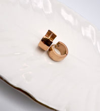 Load image into Gallery viewer, Plain wide basic rose gold plated hoop earrings
