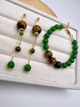 Load image into Gallery viewer, Long earrings eye of tiger and emerald jade
