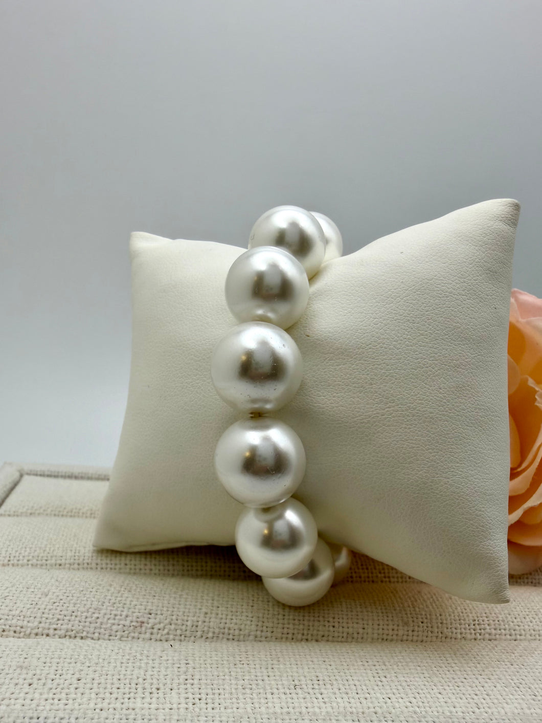 Adjustable round shell pearls 14mm bracelet