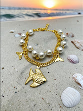 Load image into Gallery viewer, Double fish bracelet pearl and grumet chain
