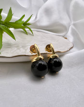 Load image into Gallery viewer, Round black agate stud earrings
