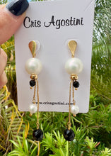 Load image into Gallery viewer, Long earrings shell pearl and black agate
