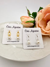 Load image into Gallery viewer, Tiny link small pearl earrings
