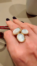 Load image into Gallery viewer, Three oval mother-of-pearl stones ring
