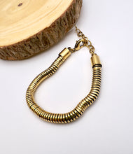 Load image into Gallery viewer, Old gold round snake bracelet
