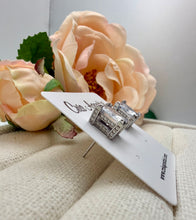 Load image into Gallery viewer, Crystal square cz 8 mm earrings
