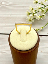 Load image into Gallery viewer, Delicate thin ring cz straight on the top

