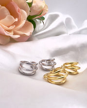 Load image into Gallery viewer, Basic 3-ring hoop earrings
