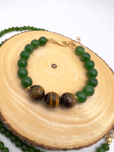 Load image into Gallery viewer, Green quartz and eye of tiger ball bracelet
