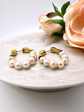 Load image into Gallery viewer, Clip-on hoop earring with freshwater pearls

