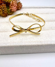 Load image into Gallery viewer, Delicate bow ribbon bracelet
