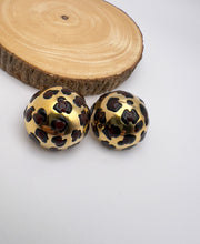 Load image into Gallery viewer, African line ball earrings seductive collection
