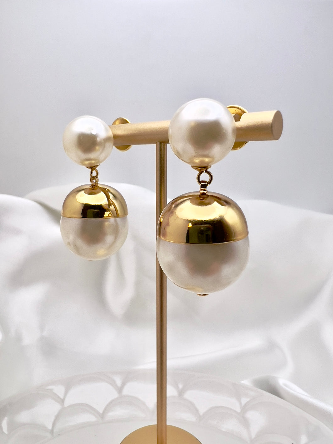 Pearl with open gold shell earrings