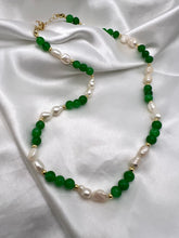 Load image into Gallery viewer, Natural freshwater and green jade necklace
