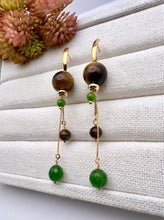 Load image into Gallery viewer, Long earrings eye of tiger and emerald jade
