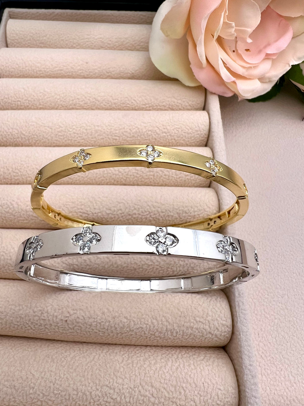 VC thinner bracelet with cz embedded