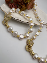 Load image into Gallery viewer, Freshwater pearl with jaguar clasp necklace
