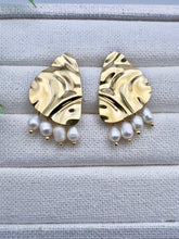 Load image into Gallery viewer, Organic triangle earrings with cultured pearls
