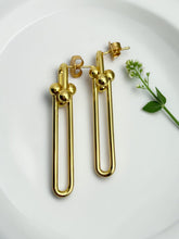 Load image into Gallery viewer, Plain selfsame long earrings
