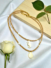 Load image into Gallery viewer, Mini crystal choker mother-of-pearls detail necklace
