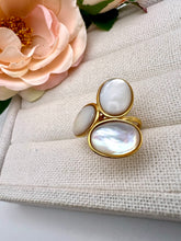 Load image into Gallery viewer, Three oval mother-of-pearl stones ring
