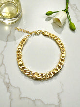 Load image into Gallery viewer, Grumet links heart detail bracelet
