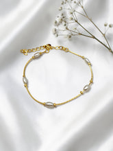 Load image into Gallery viewer, Rice pearl spaced bracelet

