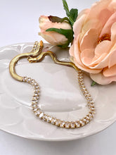 Load image into Gallery viewer, German thread and crystal navettes choker necklace
