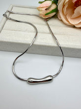 Load image into Gallery viewer, Organic thick snake choker chain
