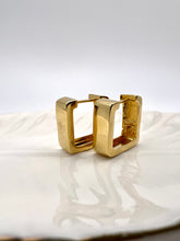 Load image into Gallery viewer, Square clip-on gold plated earrings
