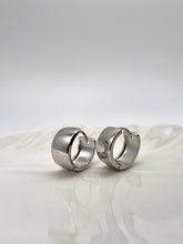 Load image into Gallery viewer, Plain wide basic rhodium hoop earrings
