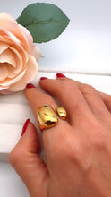 Load image into Gallery viewer, Organic ring open at the top gold plated
