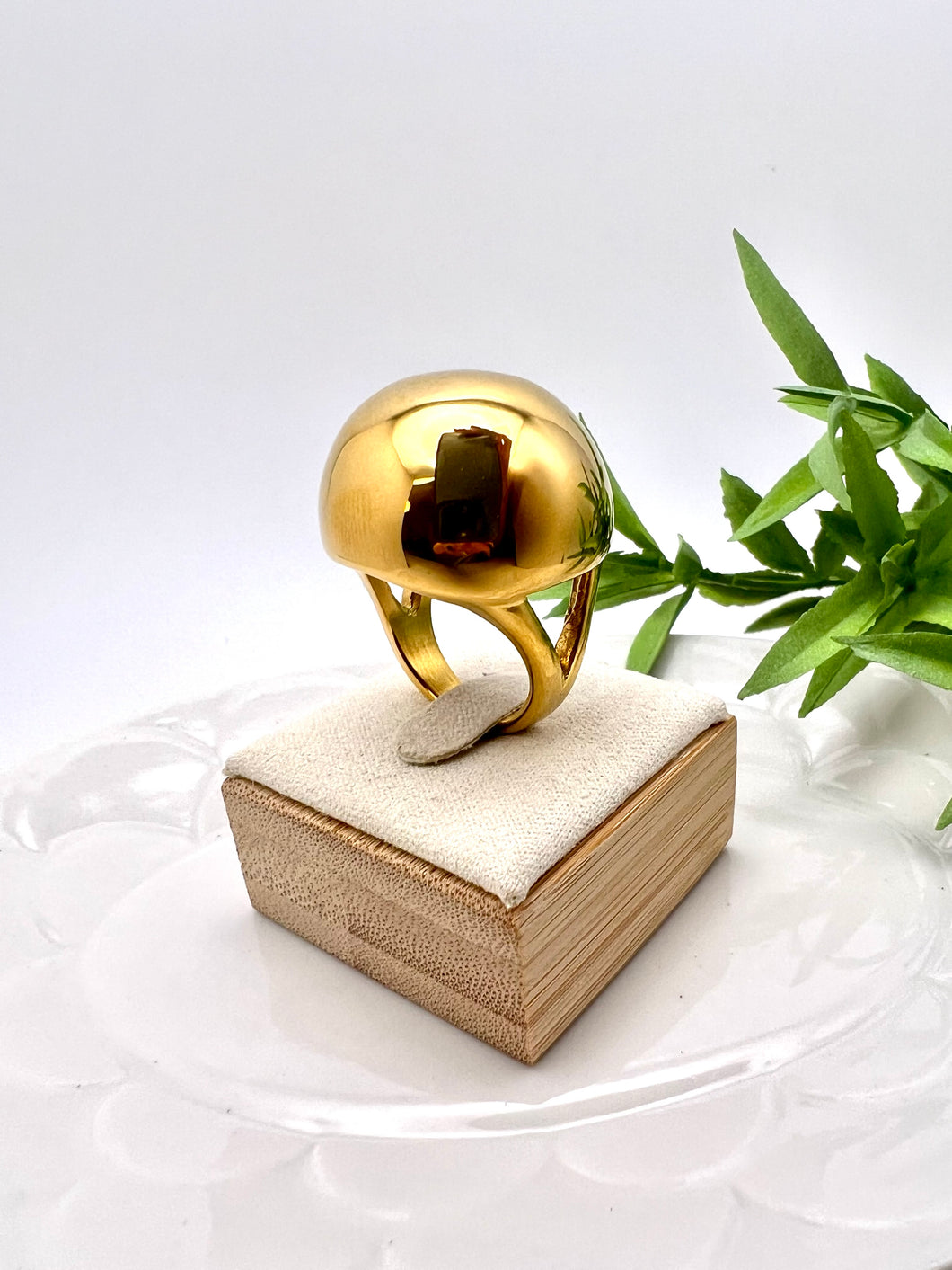 Chunky half ball ring