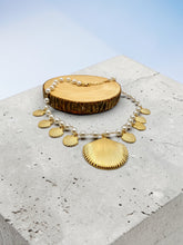 Load image into Gallery viewer, Pearls and shell choker necklace
