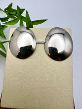 Load image into Gallery viewer, Light and thin oval earrings
