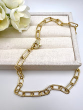 Load image into Gallery viewer, Equal links clasp options short necklace
