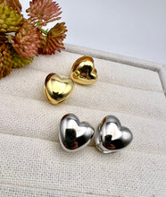 Load image into Gallery viewer, Medium heart clip-on earrings
