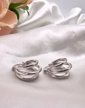 Load image into Gallery viewer, Basic 3-ring hoop earrings
