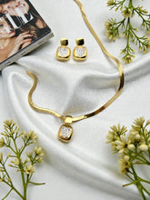 Load image into Gallery viewer, Square heart studded ribbon chain set
