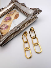 Load image into Gallery viewer, High-end 3-link earrings Valentina Collection
