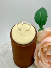 Load image into Gallery viewer, Tiffy thin delicate ring
