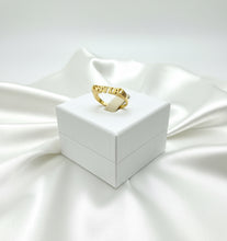 Load image into Gallery viewer, Gratitude cz detail ring

