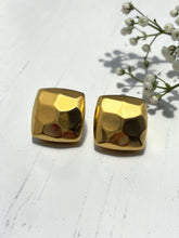 Load image into Gallery viewer, Square hammered organic earrings
