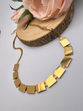 Load image into Gallery viewer, Square plates that reflect brightness choker necklace
