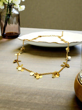 Load image into Gallery viewer, Choker necklace with small medals in a cluster
