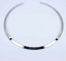 Load image into Gallery viewer, Solid round plain with no detail choker necklace
