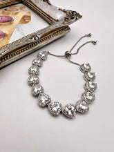 Load image into Gallery viewer, Adjustable zirconia diamond heart bracelet
