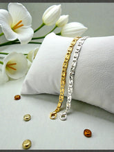 Load image into Gallery viewer, Medium Piastrine links bracelet

