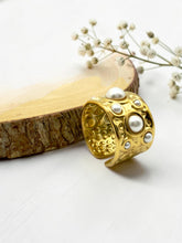 Load image into Gallery viewer, Adjustable organic Inlaid pearl ring
