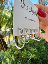 Load image into Gallery viewer, Thin and light 3 holes  hoop set earrings
